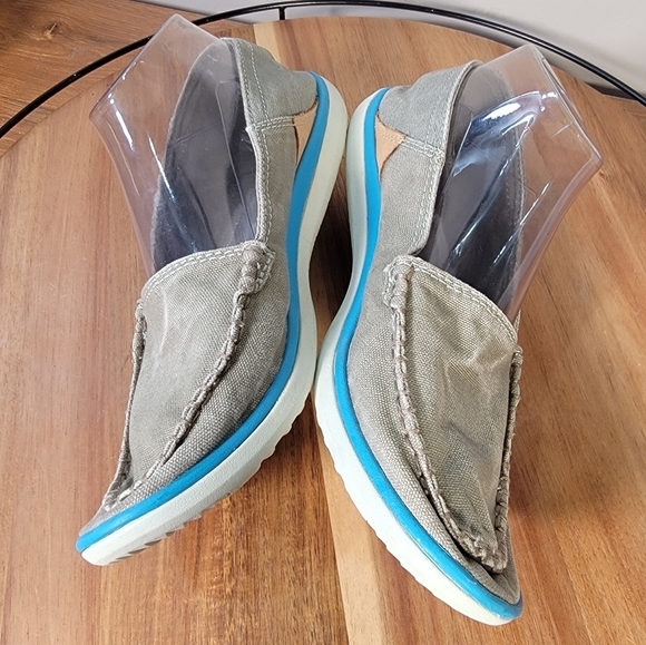 Merrell Tan and Blue Loafers - Picture 6 of 16